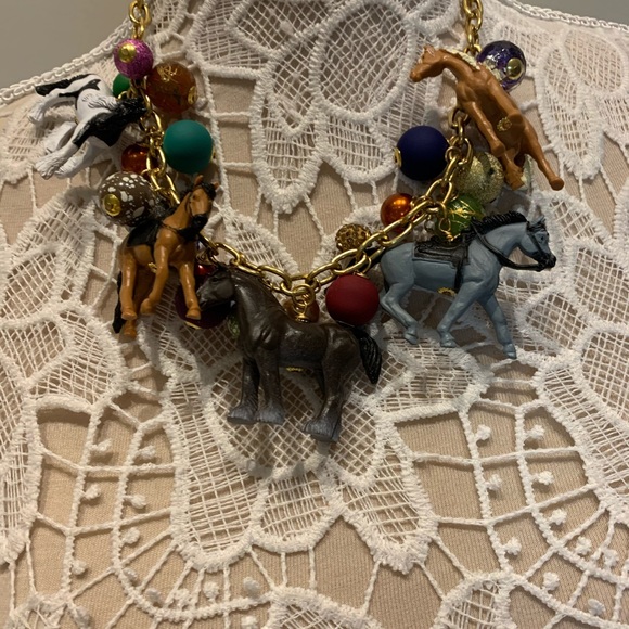 Mix Horses and Beads Necklace - Picture 5 of 5